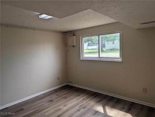 Building Photo - 15681 Oakdale St