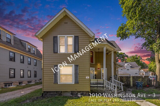 Primary Photo - 1010 Washington Ave