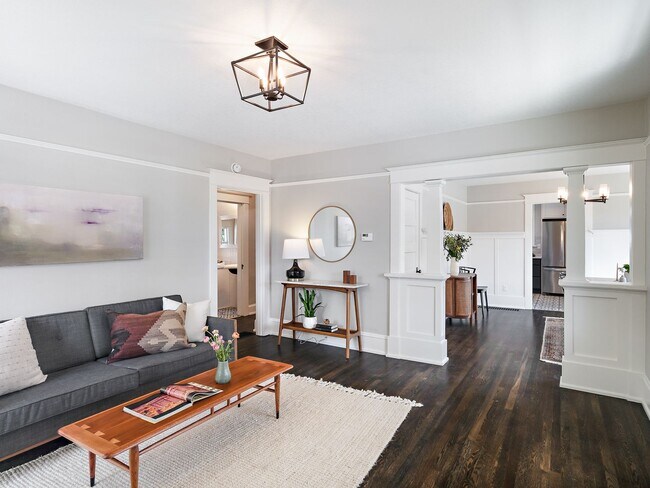 Building Photo - Gorgeous, updated 3-bdr Vernon bungalow w/...