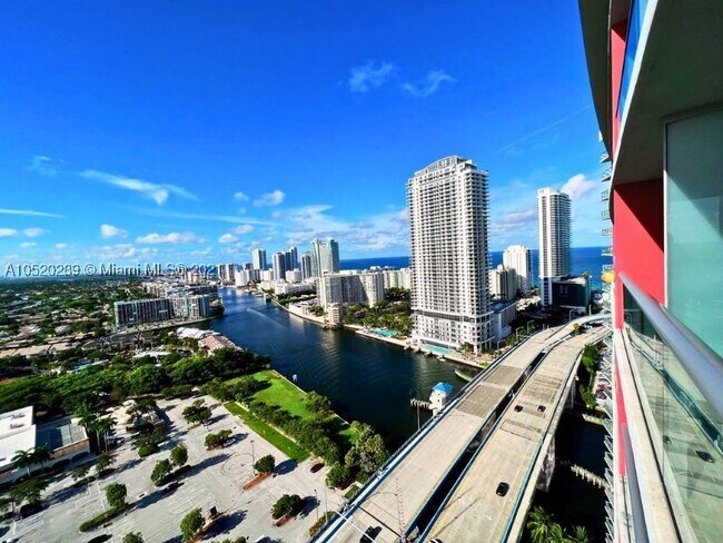 Building Photo - 2602 Hallandale Ave