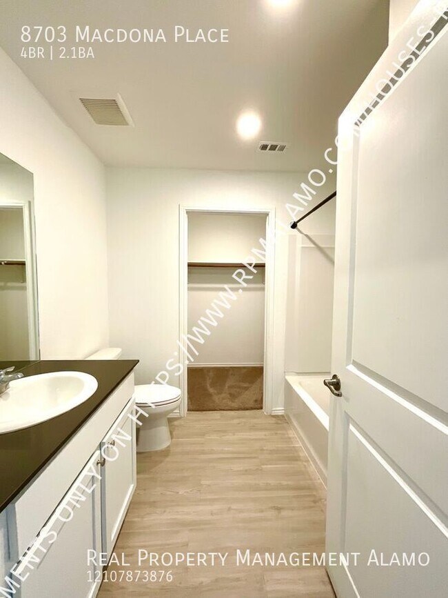 Building Photo - 8703 Macdona Pl