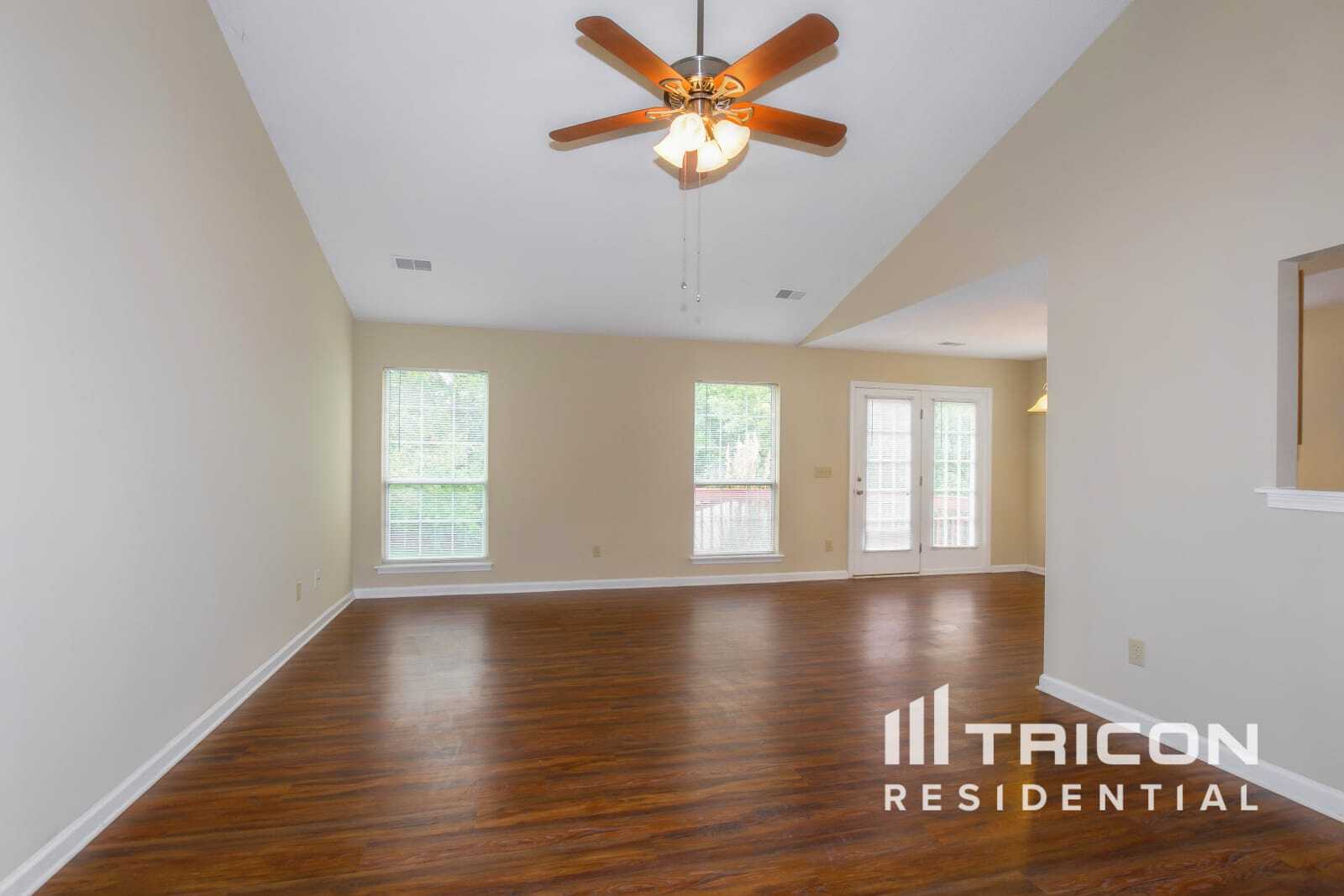 Building Photo - 121 Green Rose Rd