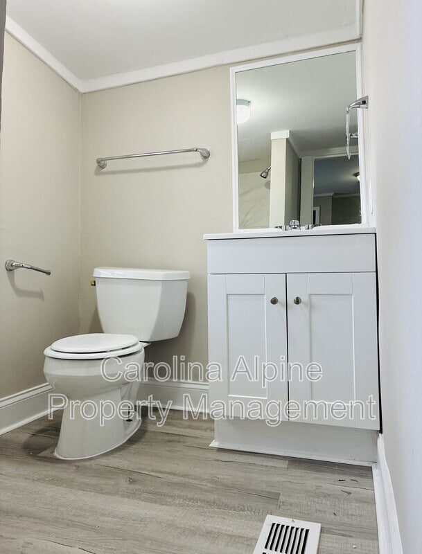 Building Photo - 1409 Ware Ave