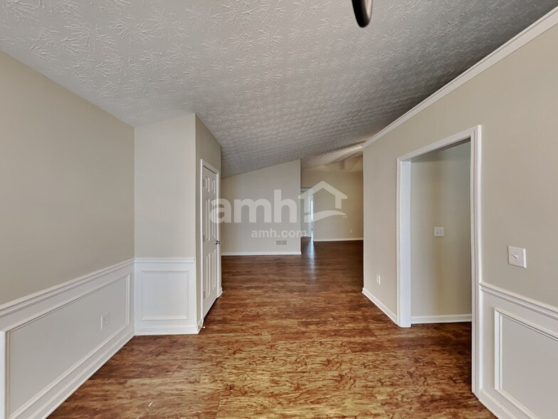 Building Photo - 2166 Blueberry Ln