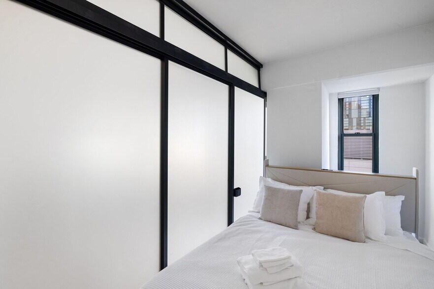 Building Photo - 1 Daniel Burnham Court