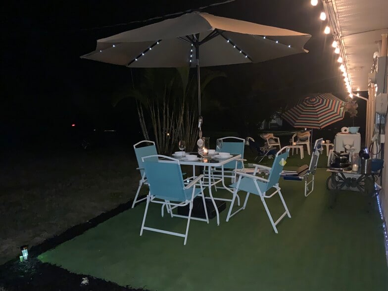 2x1 backyard chilling/cooking area. - 2440 Manasota Beach Rd