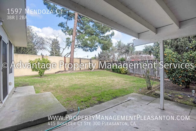 Building Photo - 1597 Mendoza Ct