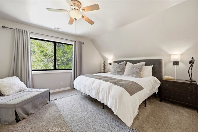 Building Photo - 528 Brentwood Dr