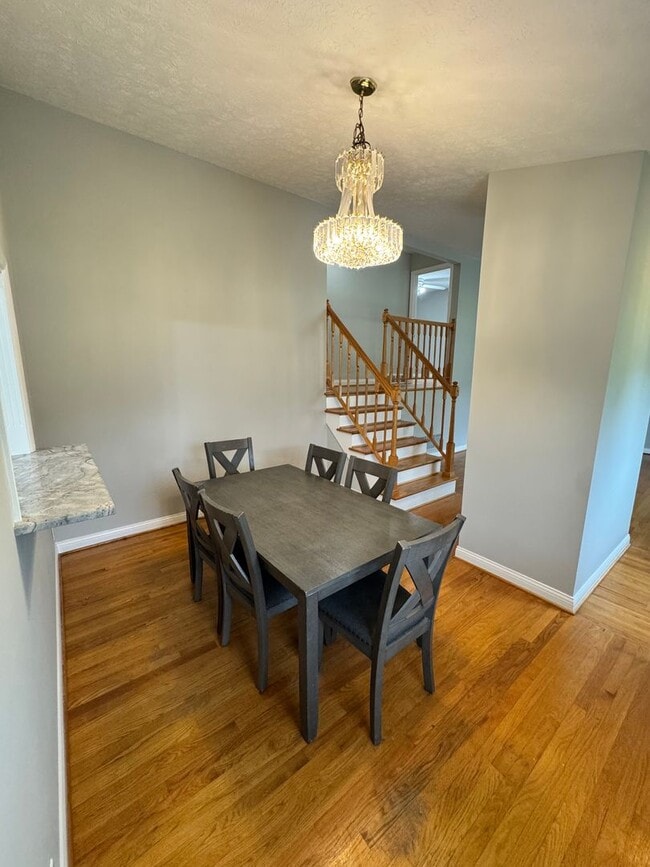 Building Photo - Spacious 4 Bedroom in Fern Creek