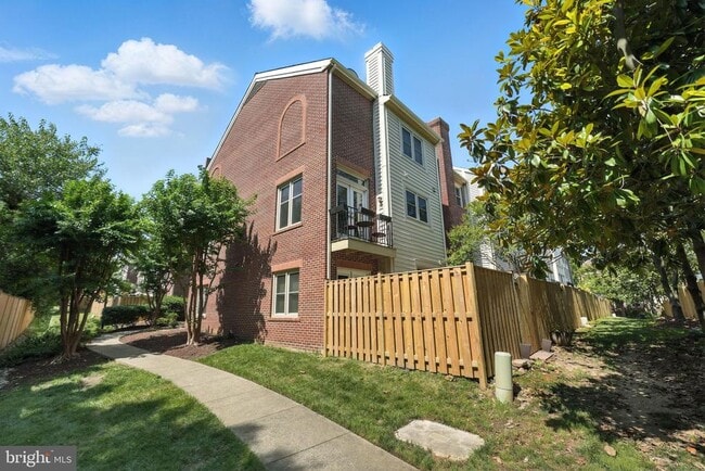 Building Photo - 3911 Courtland Cir