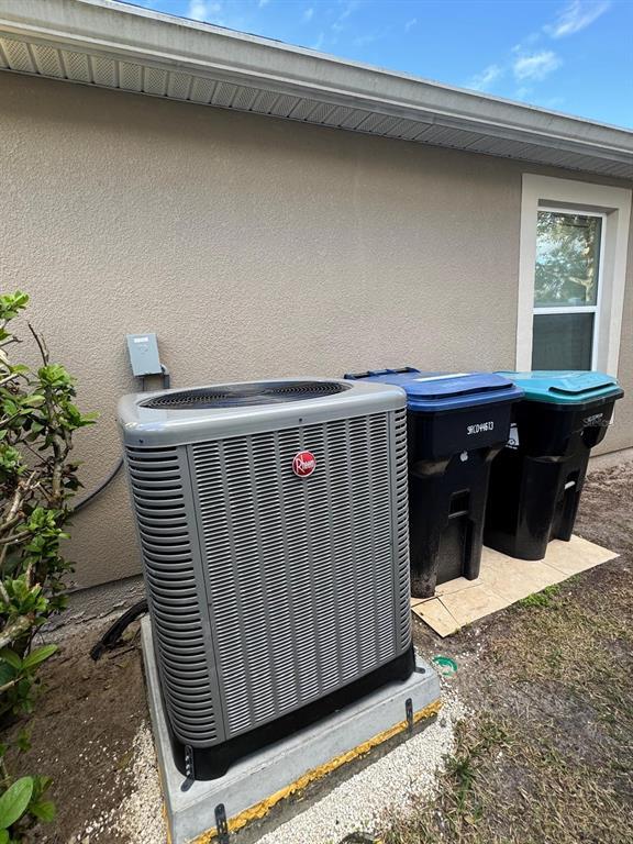 Building Photo - 1268 Toluke Point