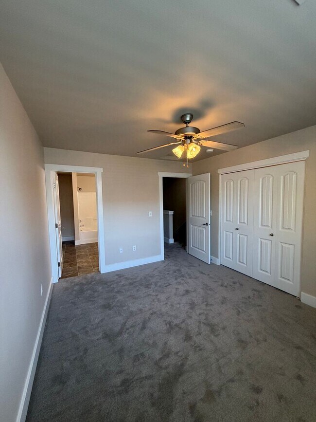 Building Photo - 9965 W Rosecroft Ct