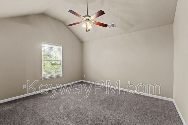 Building Photo - 456 Lory Ln