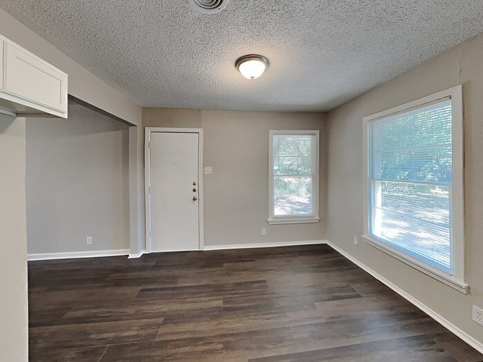 Building Photo - 5201 Sabelle Ln