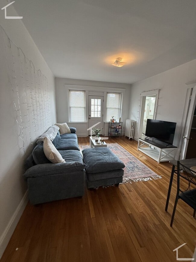 Building Photo - Spacious 2 bed in Allston.... Don't miss out!