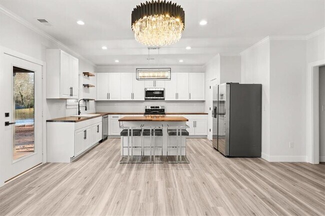 Building Photo - 2895 Jones Mill Rd