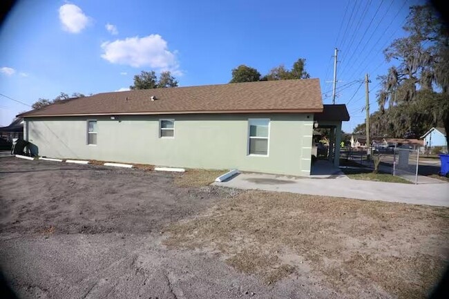 Building Photo - 826 N Lincoln Ave