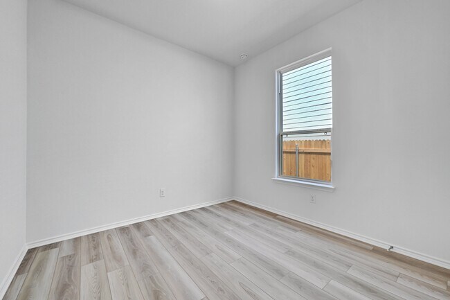 Building Photo - 216 Skipping Stone Run