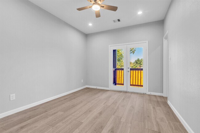 Building Photo - 4905 Paula St