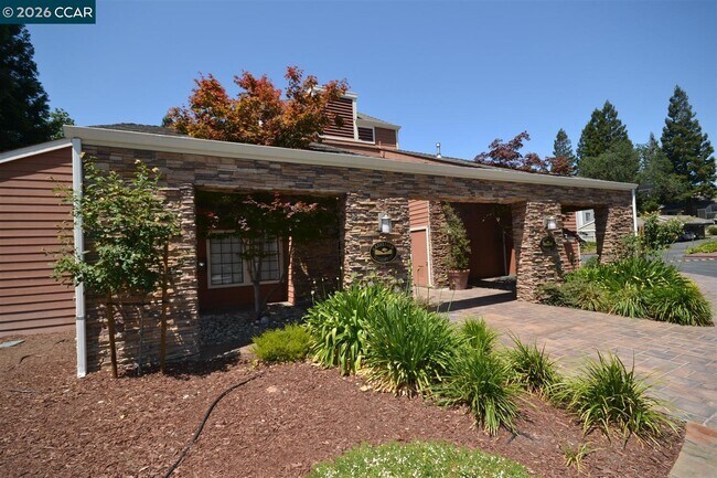 Building Photo - 182 Eastridge Dr