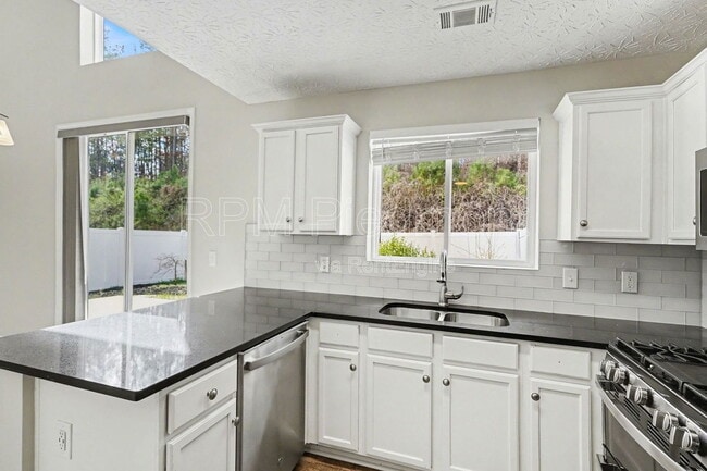 Building Photo - 126 Oconee Pass