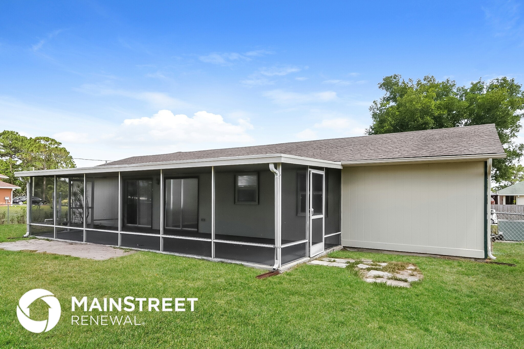 Building Photo - 1562 SW Calmar Ave