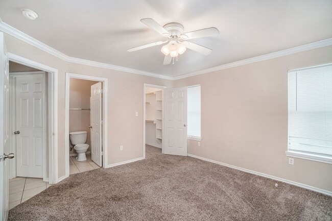 Building Photo - 542 Mast Ct