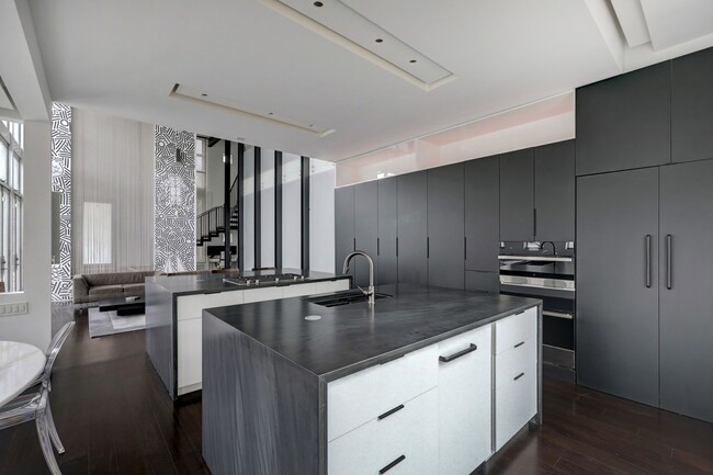 Building Photo - 2200 Harvard St