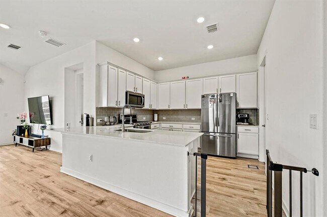 Building Photo - 2037 Wilsons Warbler Dr