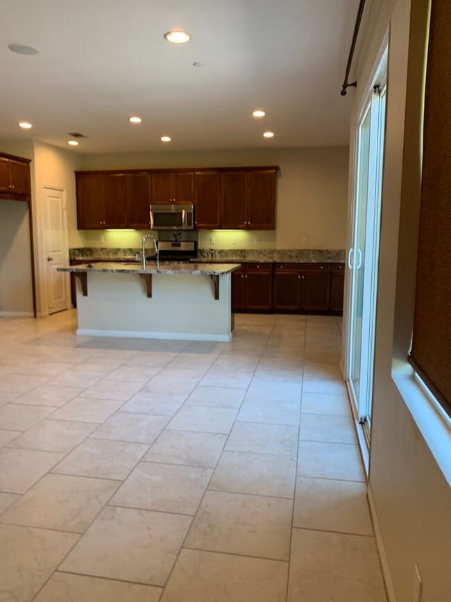 Building Photo - JUST REDUCED Beautiful Southwest Home