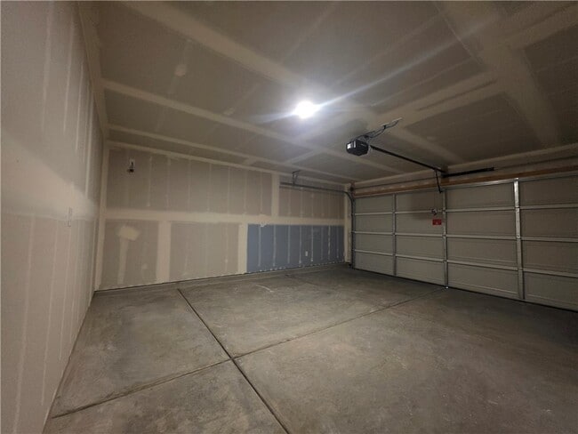 Building Photo - 2079 E Desert Greens Dr