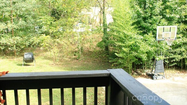 Building Photo - 10 Coleman Ave