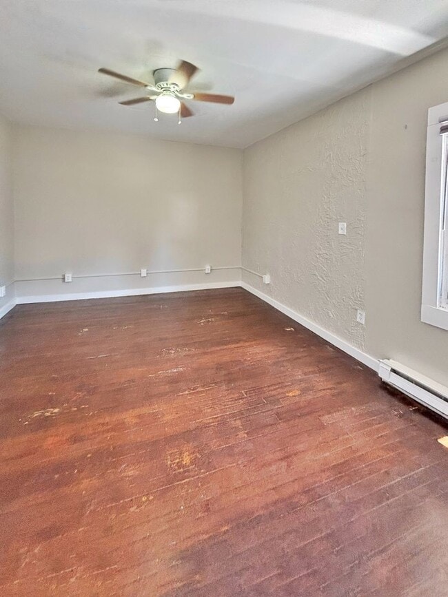 Building Photo - For Rent – Renovated 1 Bedroom, 1 Bathroom...