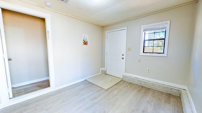 Building Photo - 6189 Charring Cross Ct