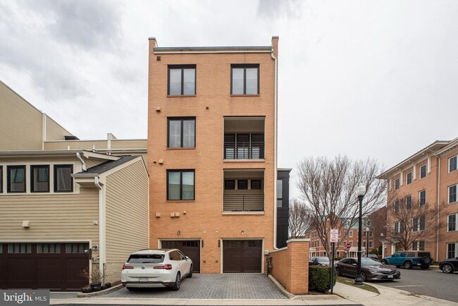 Building Photo - 620 McKenzie Ave