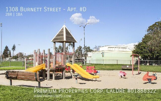 Building Photo - 1308 Burnett St