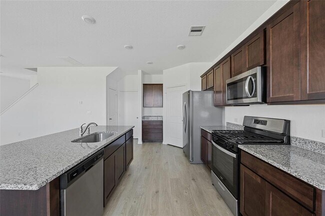 Building Photo - 321 Brody Ln