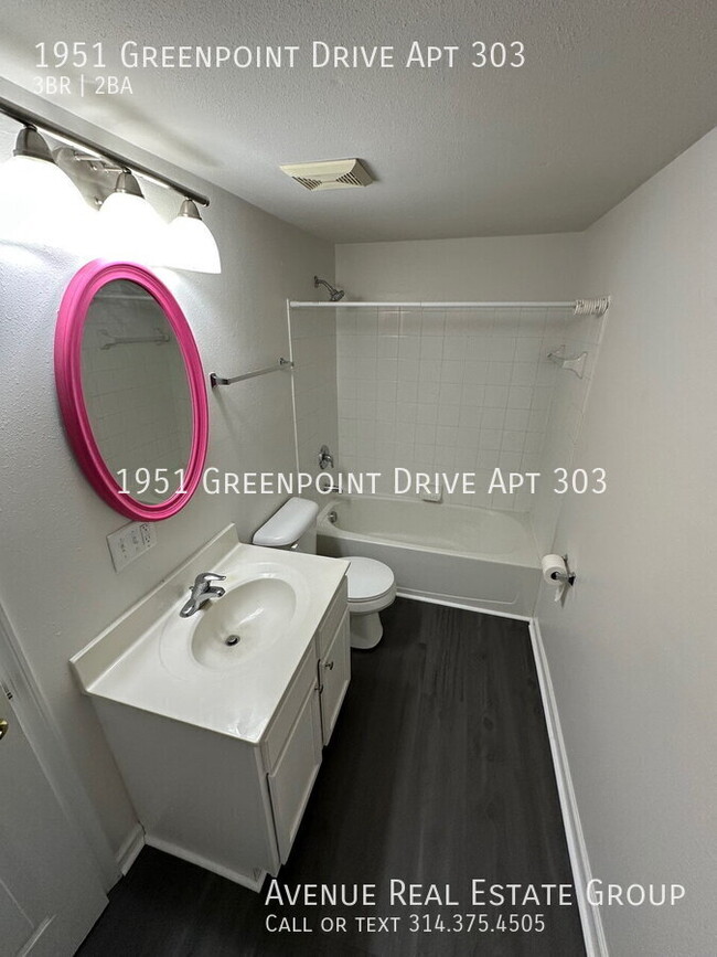 Building Photo - Bright 3-Bed Condo with Modern Updates & P...