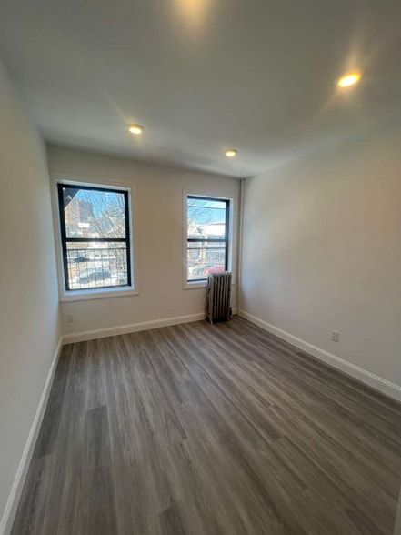 Building Photo - 559 Broadway