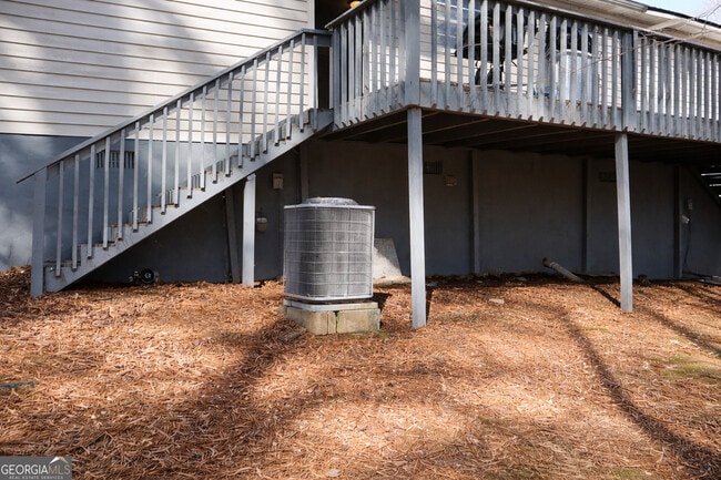 Building Photo - 1949 Karen Cir