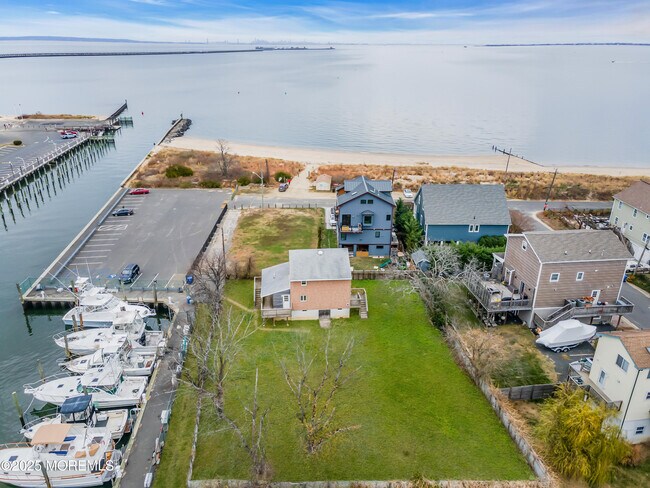 Building Photo - 234 Beach Ave