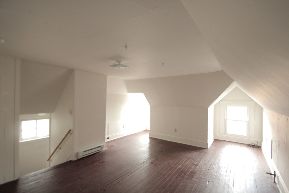 Building Photo - 201 Franklin Ave
