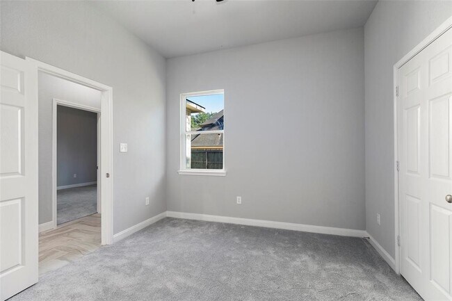 Building Photo - 17403 Harmony Hill Dr