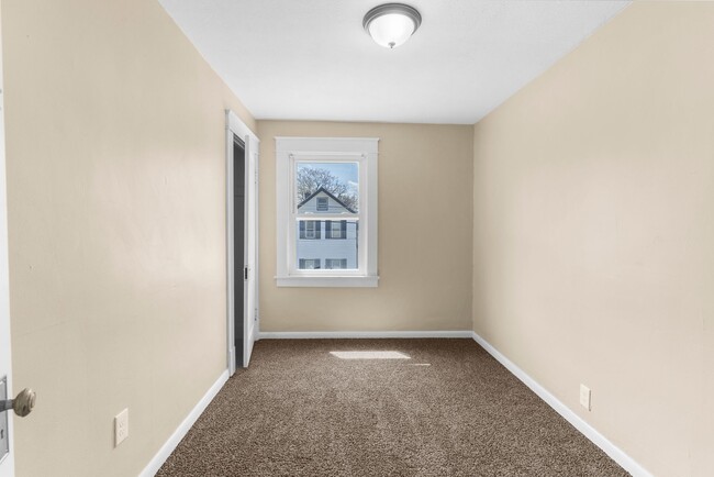 Building Photo - 510 Devitt Ave
