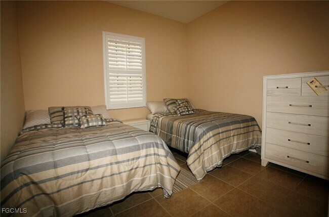 Building Photo - 11070 Esteban Dr