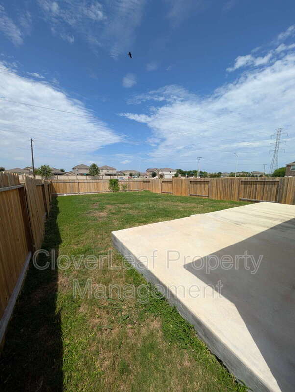 Building Photo - 712 Shoal Crk