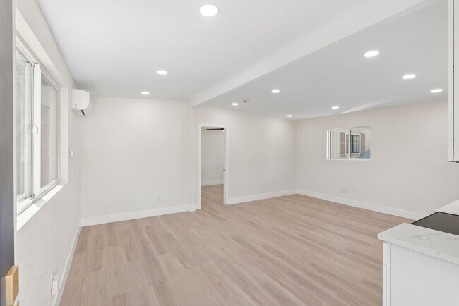 Building Photo - 3646 Curlew St