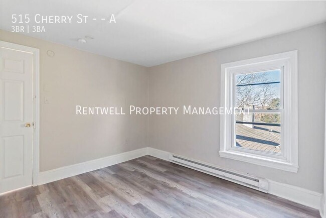 Building Photo - 515 Cherry St