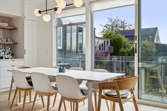 Building Photo - OPEN HOUSE: Wednesday (6/24) 4:00pm-4:30pm. Stunning 3-Level Single Family Home with Modern Touch...