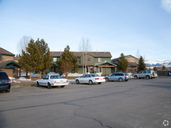 Building Photo - Wapiti Meadows Apartments